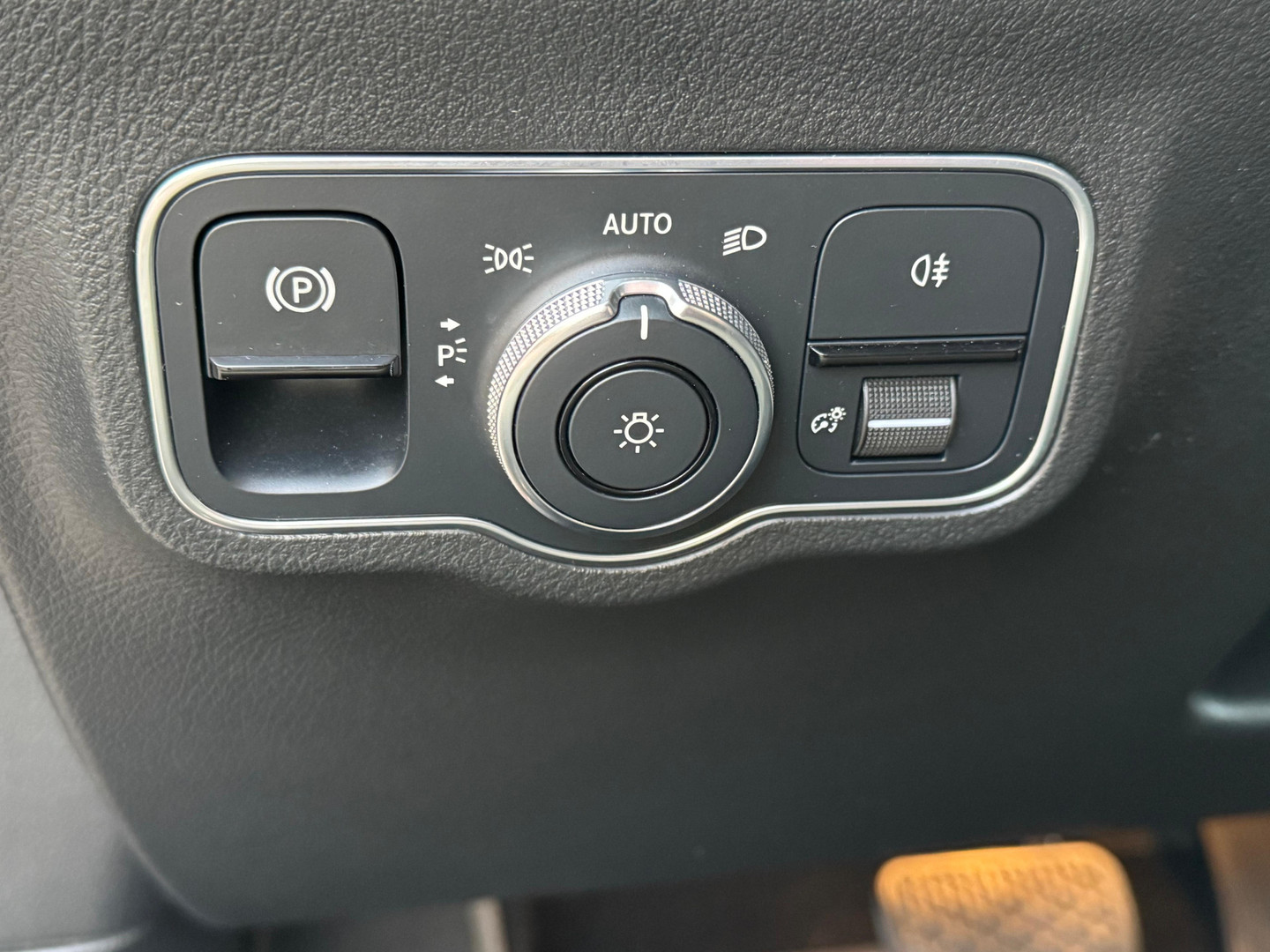 Mercedes-Benz Mercedes-Benz