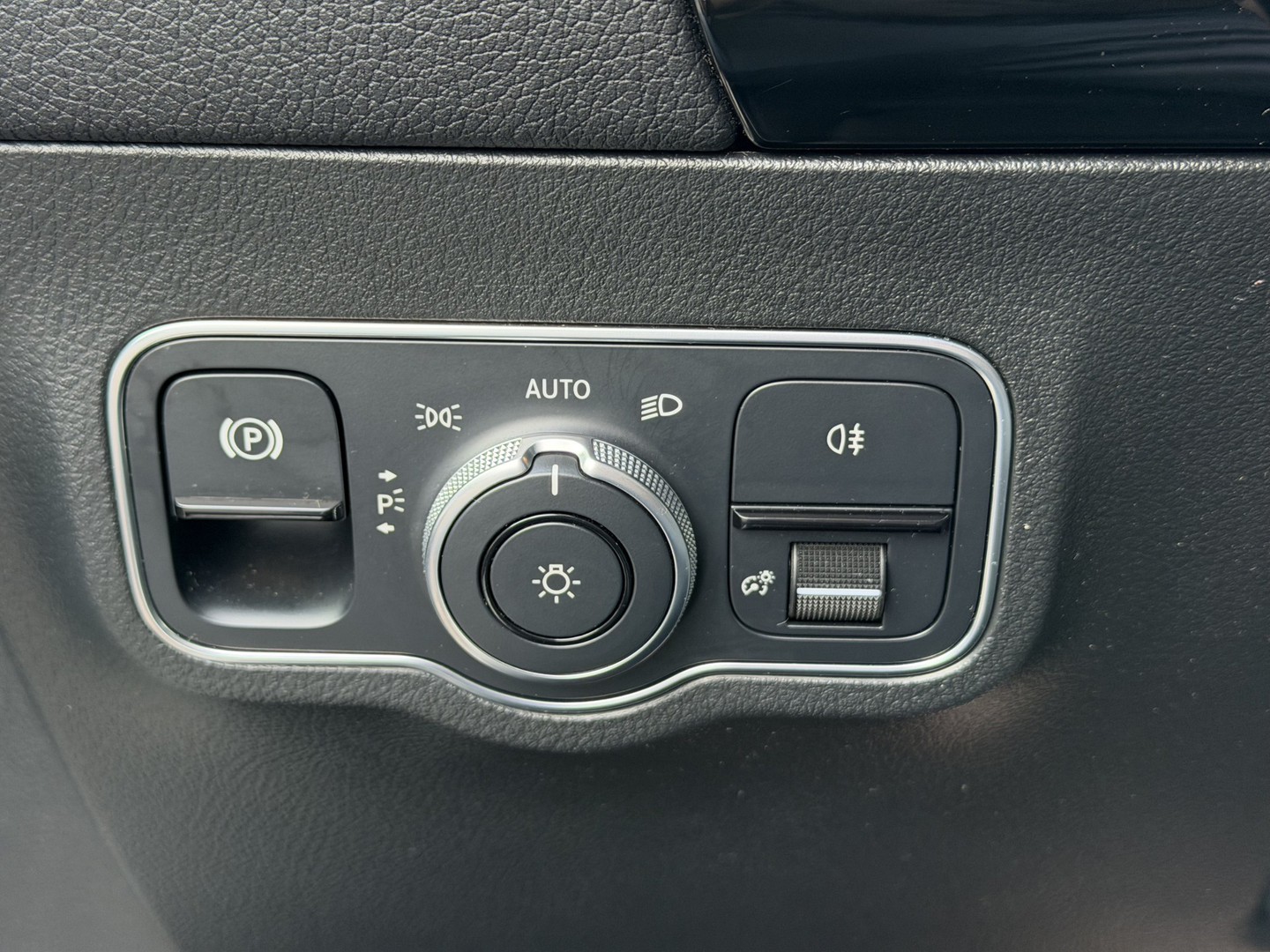 Mercedes-Benz Mercedes-Benz