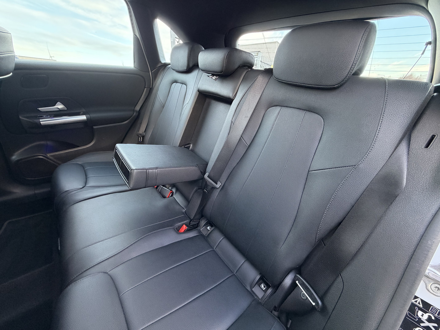 Mercedes-Benz Mercedes-Benz