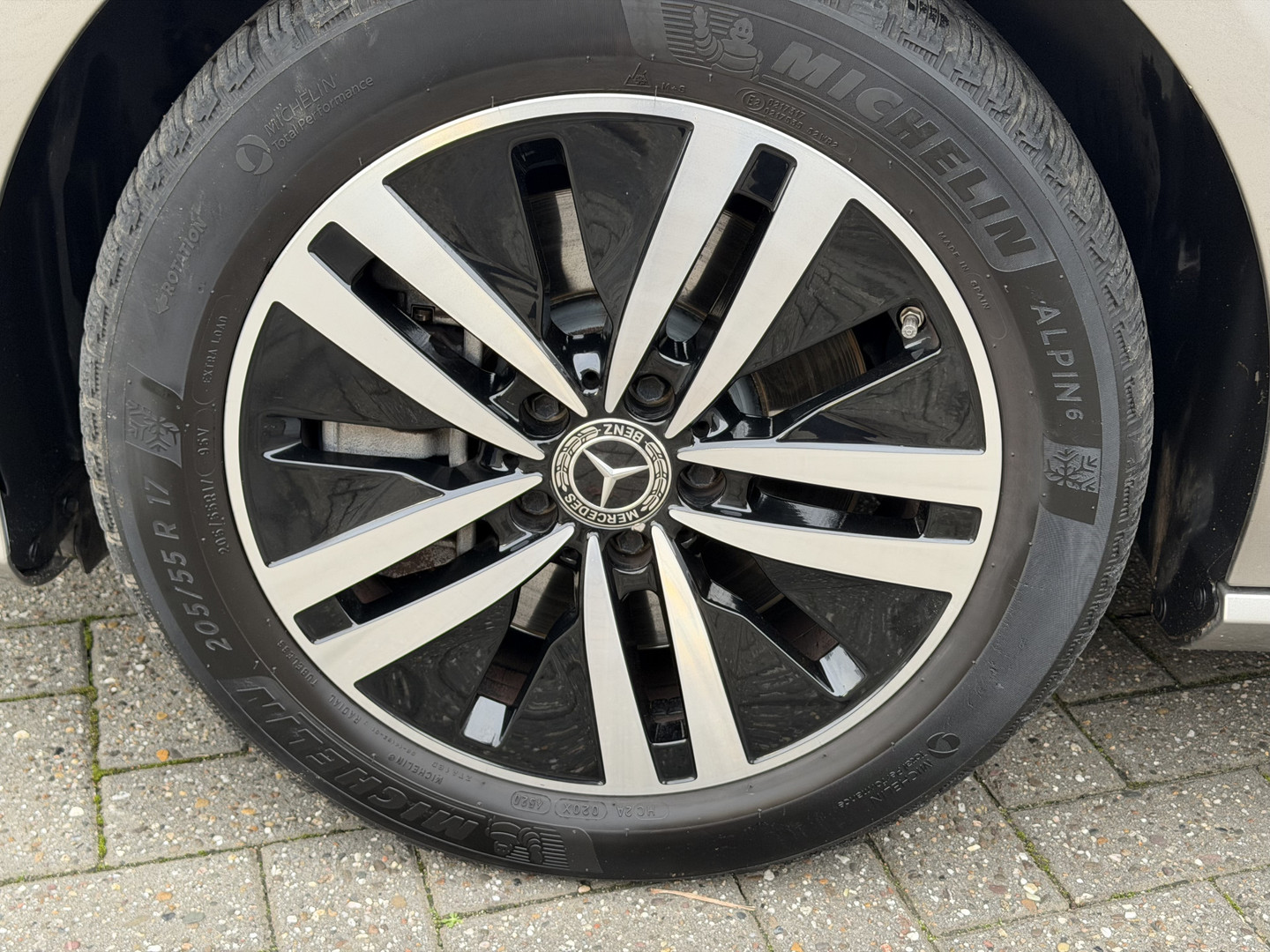 Mercedes-Benz Mercedes-Benz