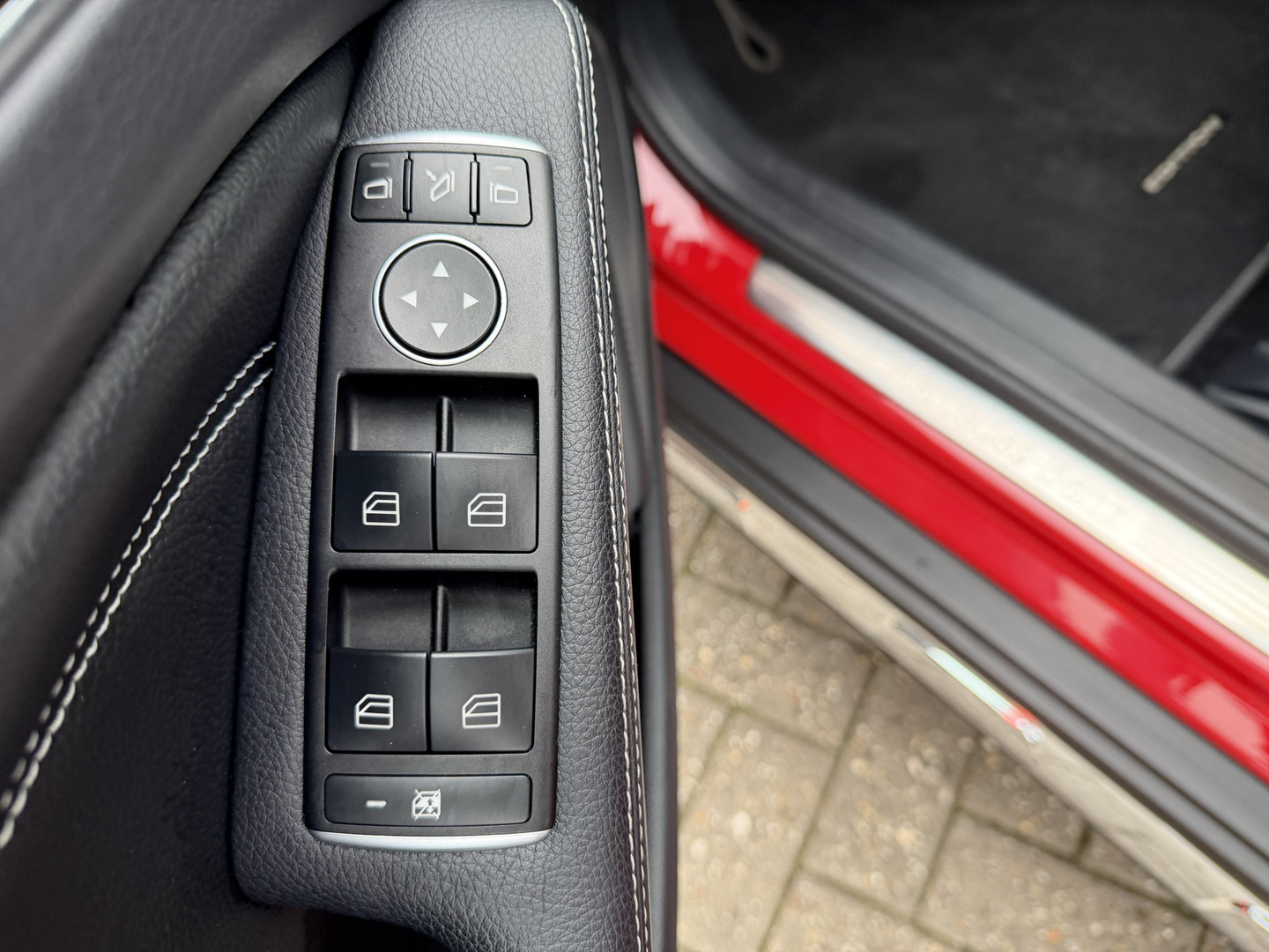 Mercedes-Benz Mercedes-Benz