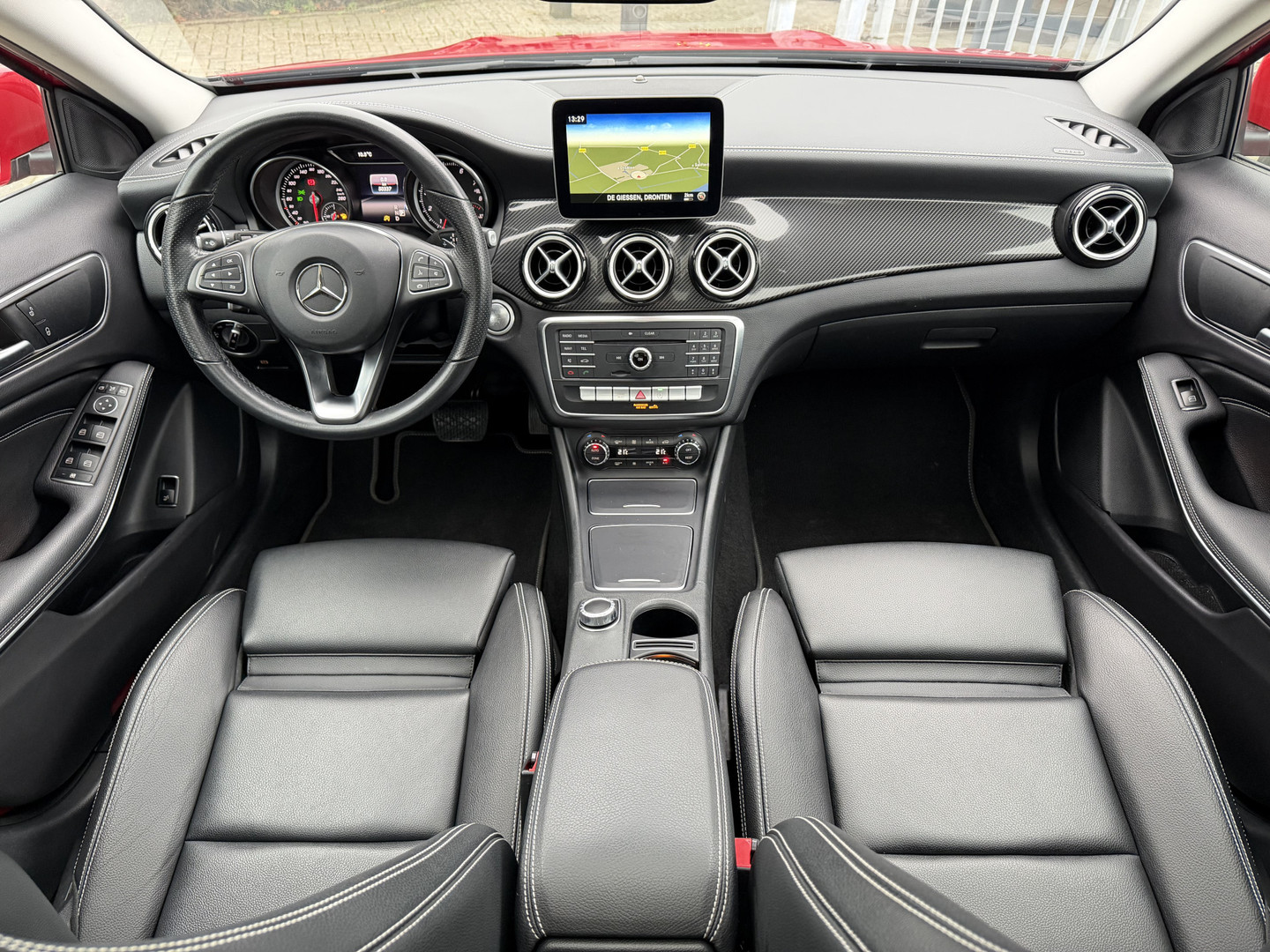 Mercedes-Benz Mercedes-Benz