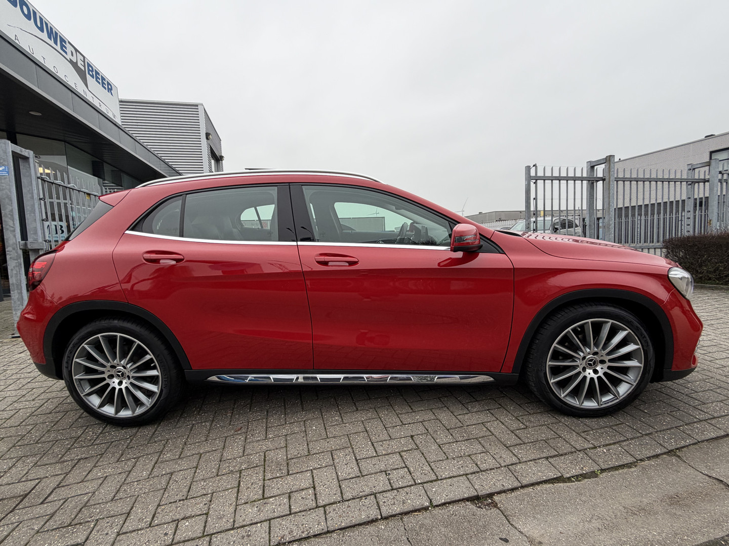 Mercedes-Benz Mercedes-Benz