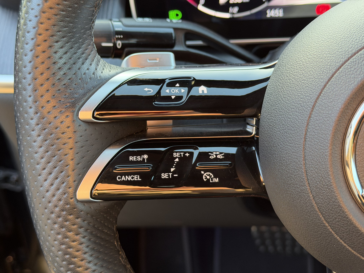 Mercedes-Benz Mercedes-Benz