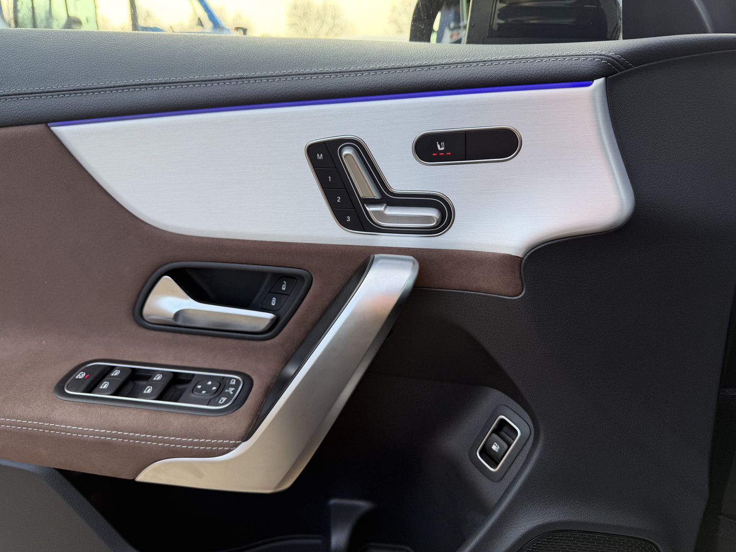 Mercedes-Benz Mercedes-Benz