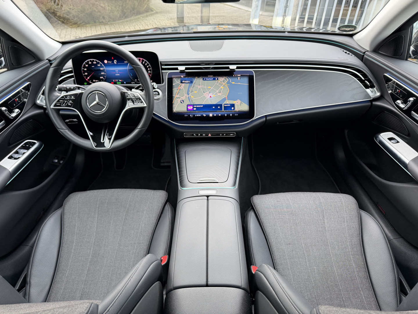 Mercedes-Benz Mercedes-Benz