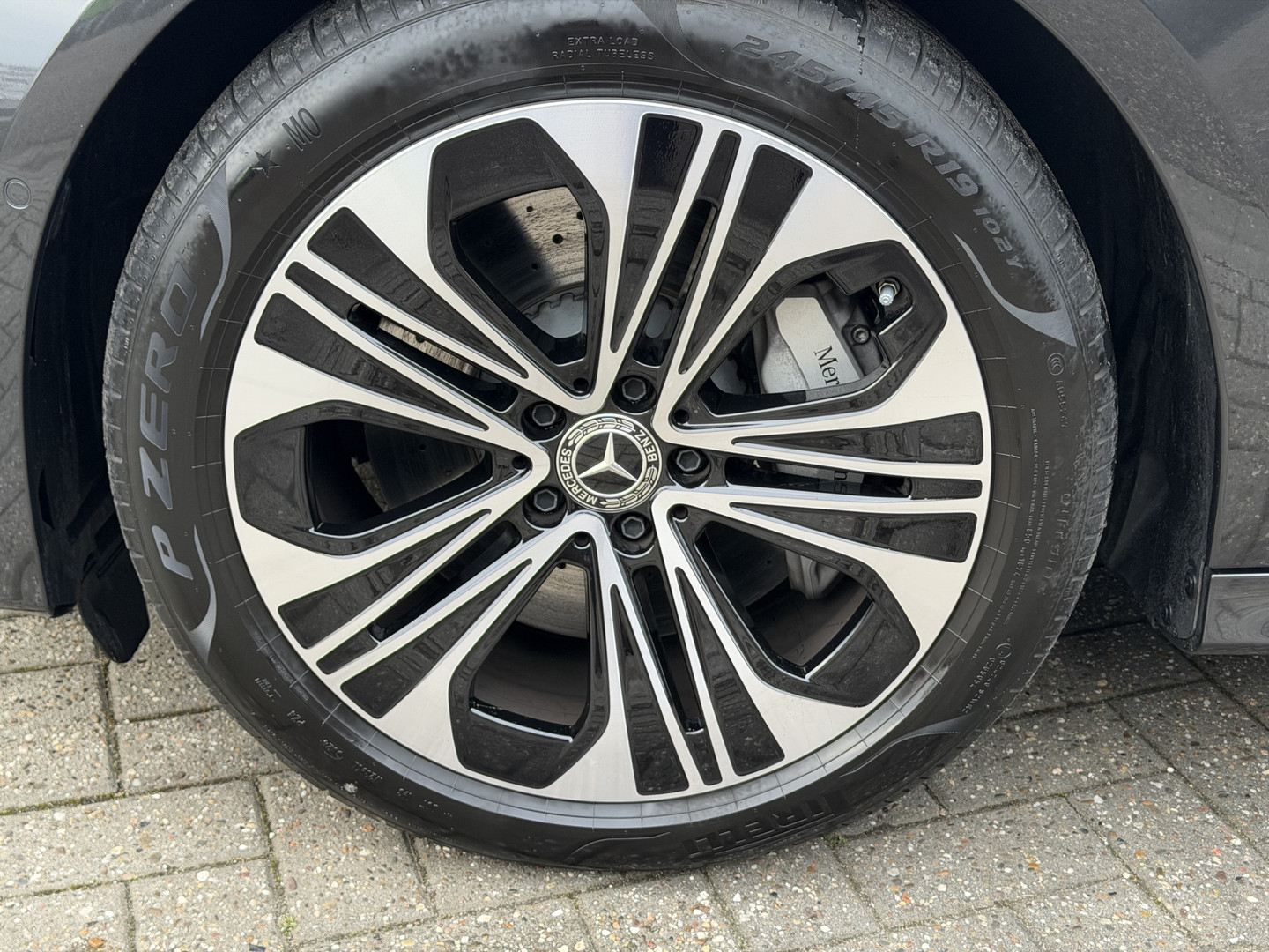 Mercedes-Benz Mercedes-Benz