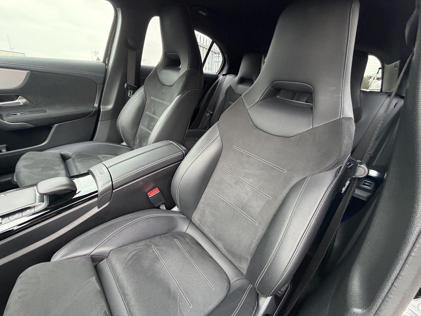 Mercedes-Benz Mercedes-Benz