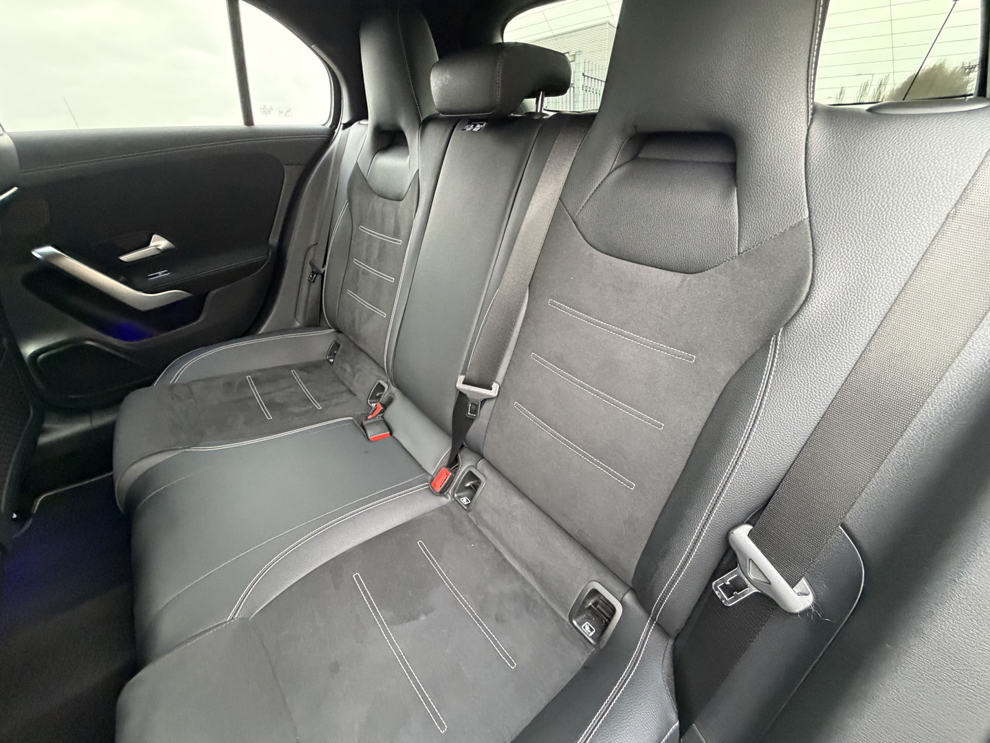 Mercedes-Benz Mercedes-Benz