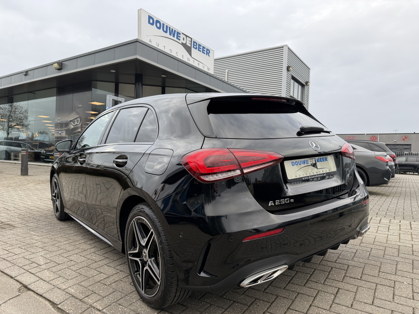 Mercedes-Benz Mercedes-Benz