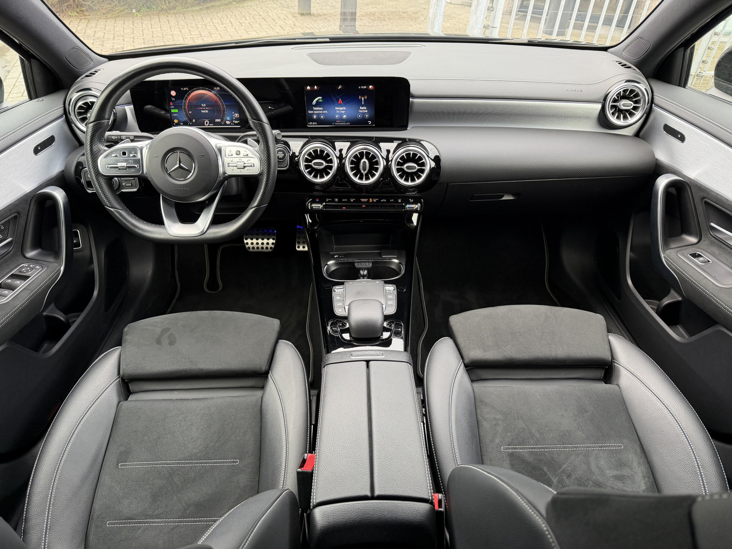 Mercedes-Benz Mercedes-Benz