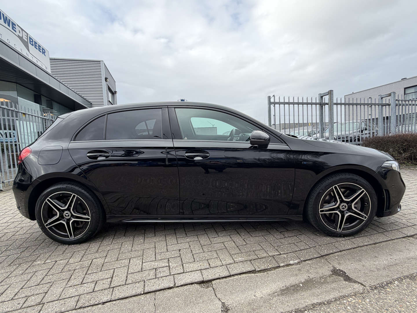 Mercedes-Benz Mercedes-Benz