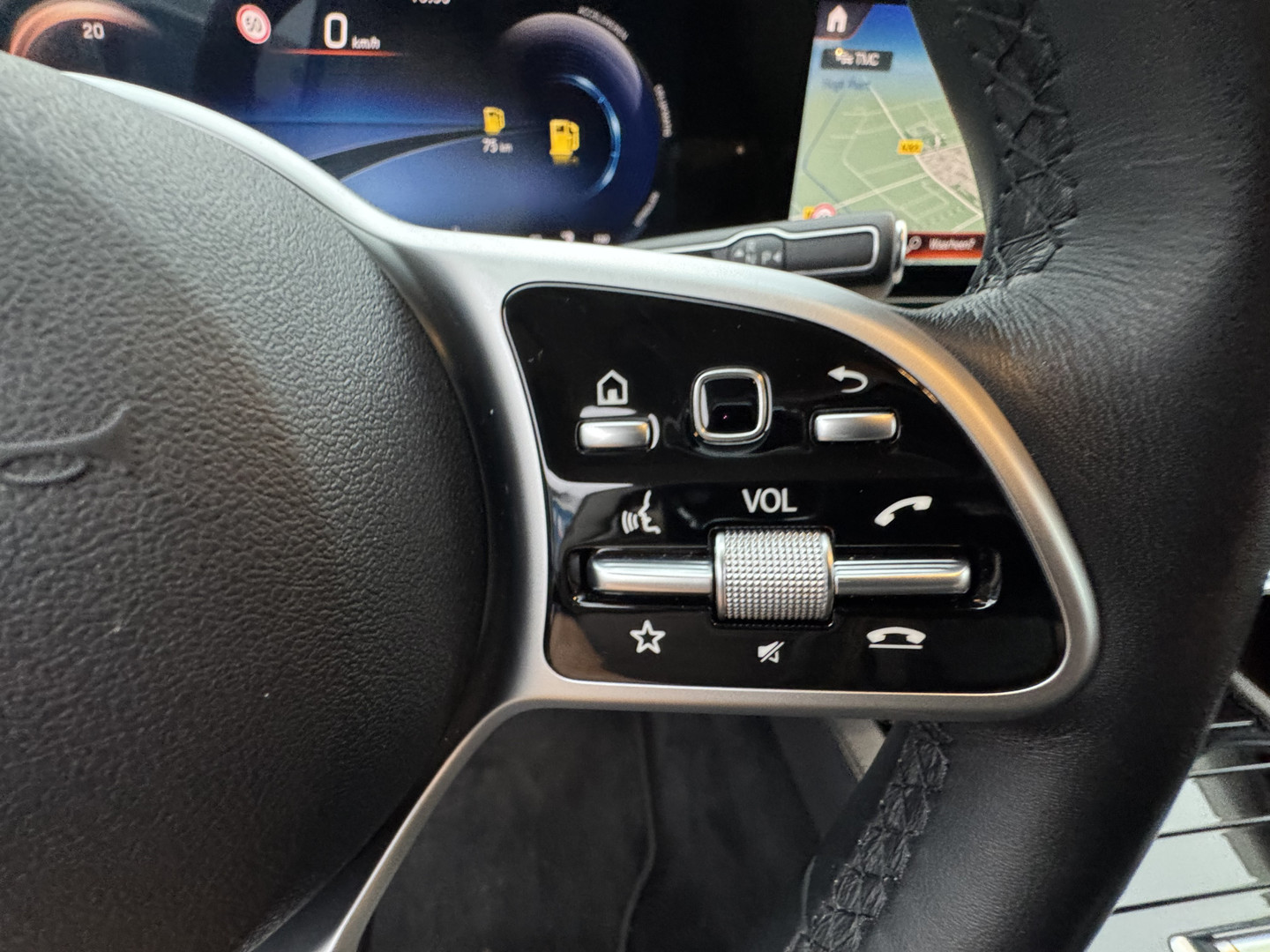 Mercedes-Benz Mercedes-Benz