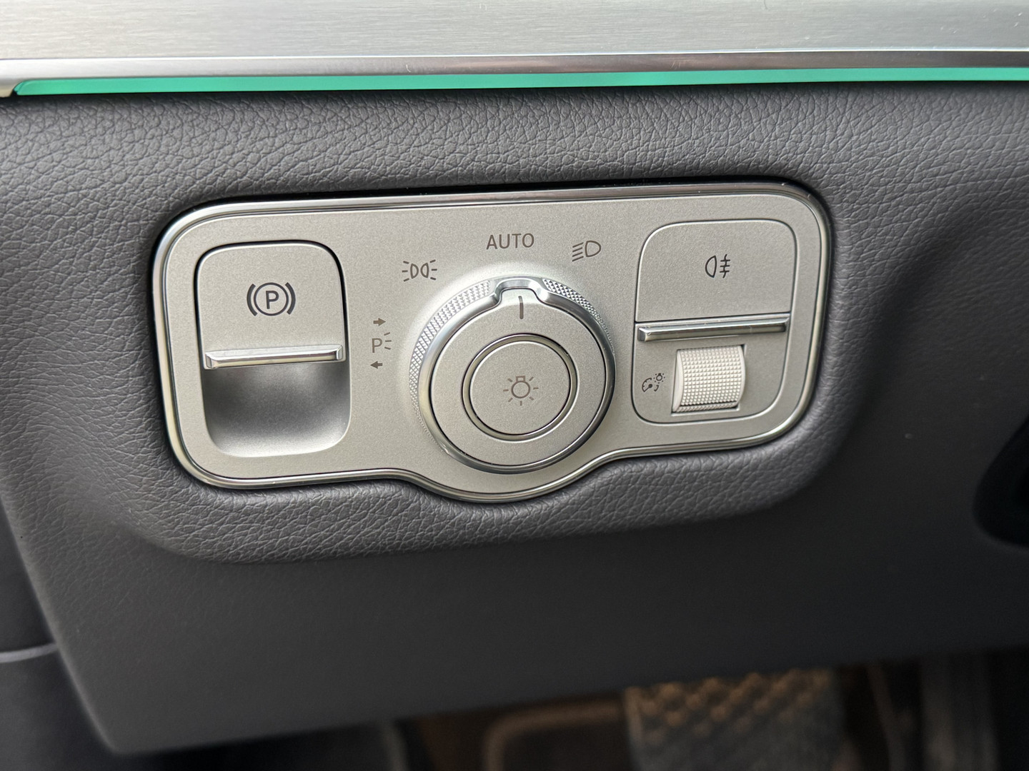 Mercedes-Benz Mercedes-Benz