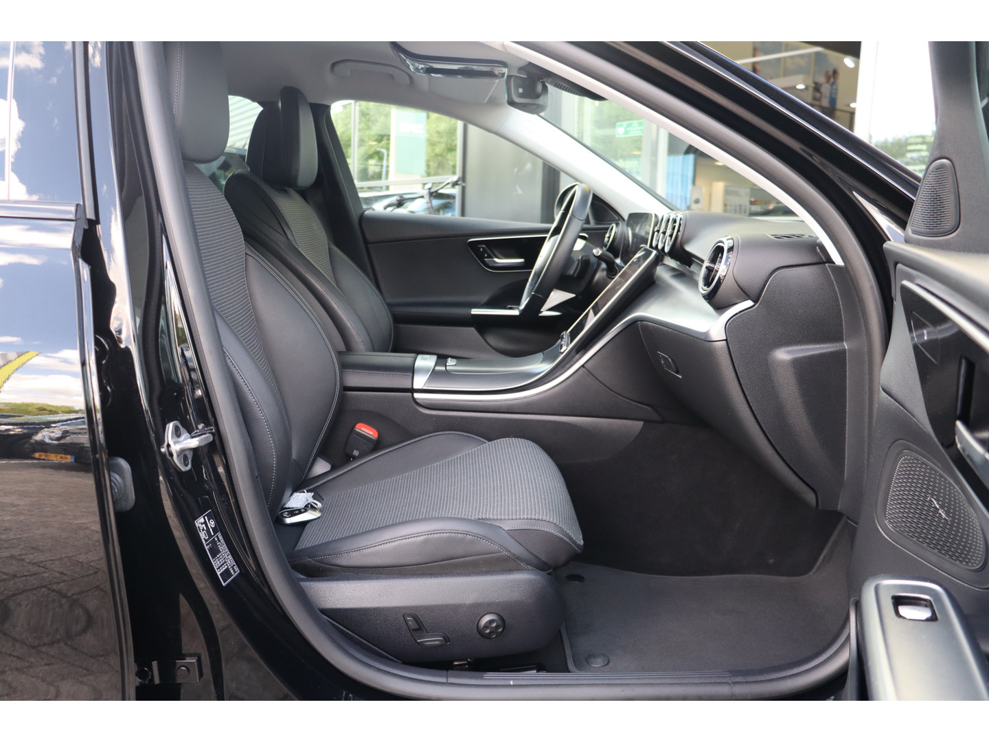 Mercedes-Benz Mercedes-Benz