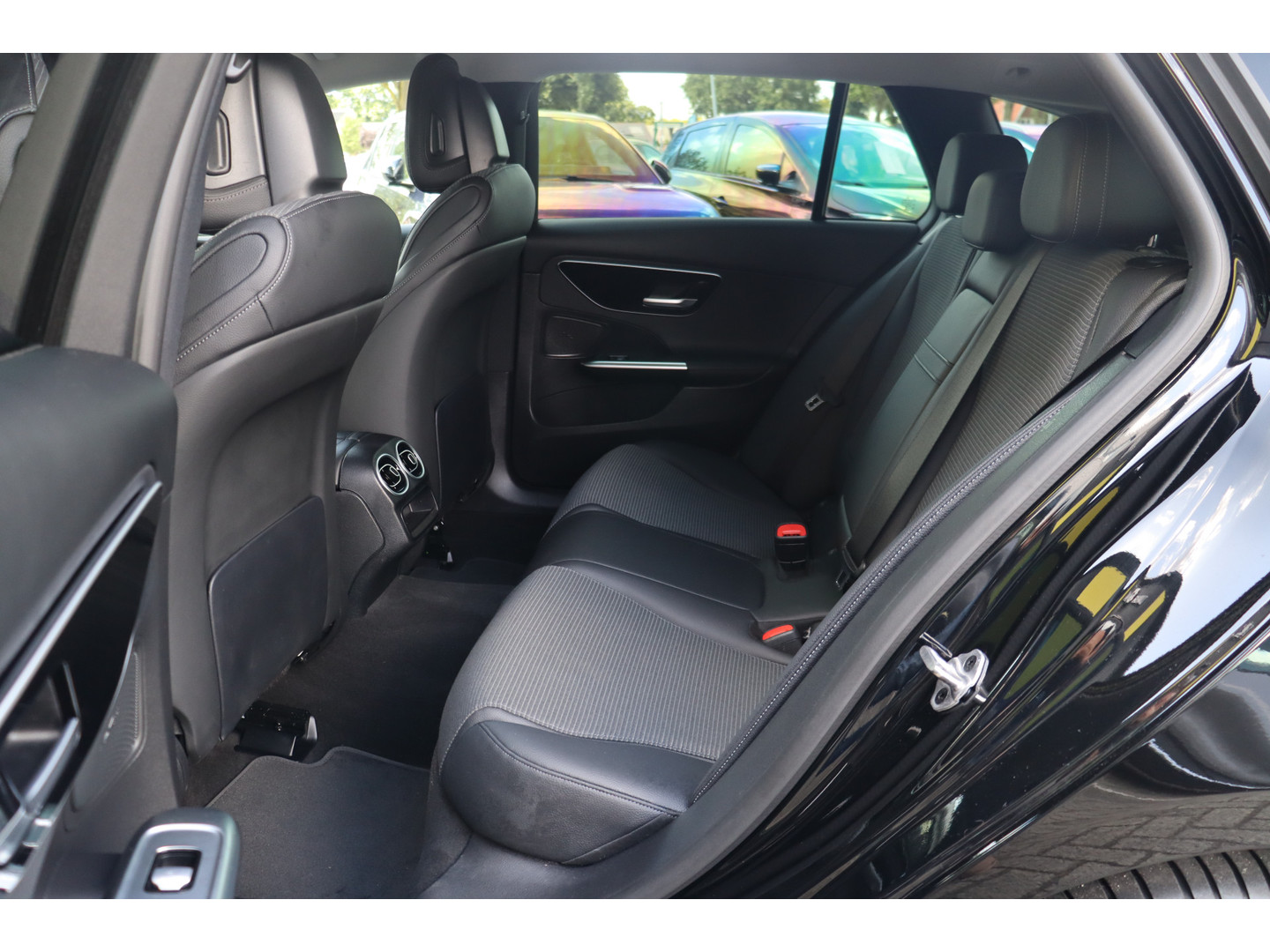 Mercedes-Benz Mercedes-Benz