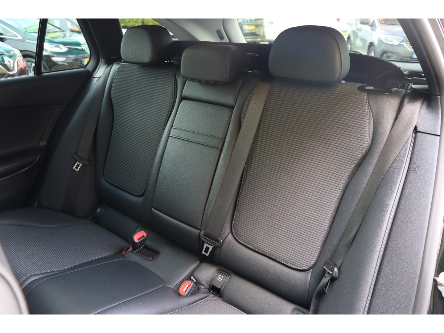 Mercedes-Benz Mercedes-Benz