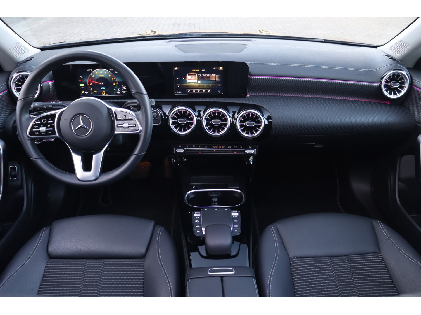 Mercedes-Benz Mercedes-Benz