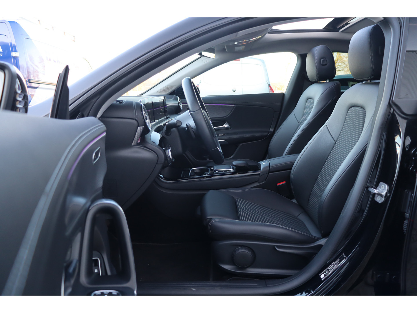 Mercedes-Benz Mercedes-Benz