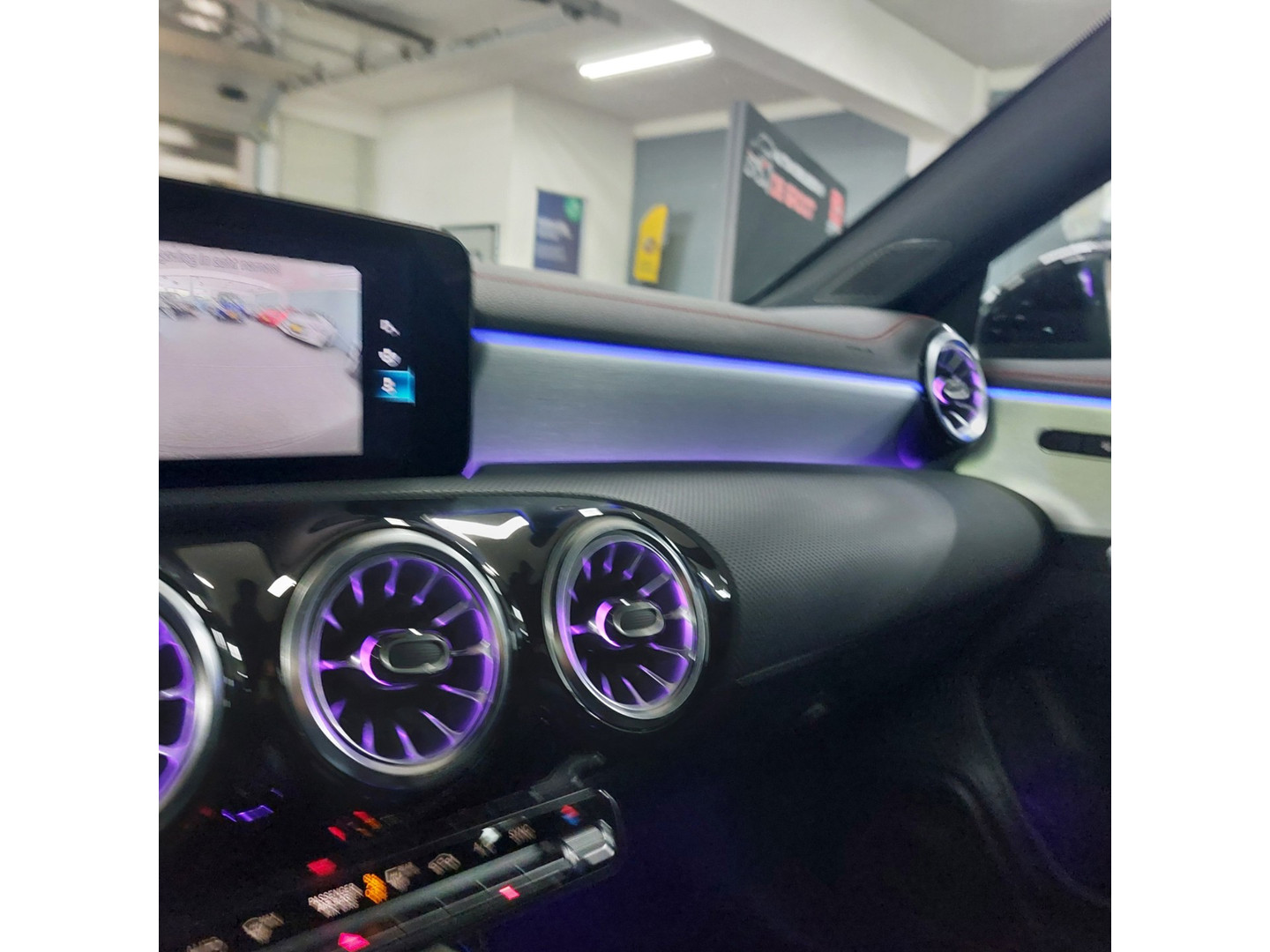 Mercedes-Benz Mercedes-Benz