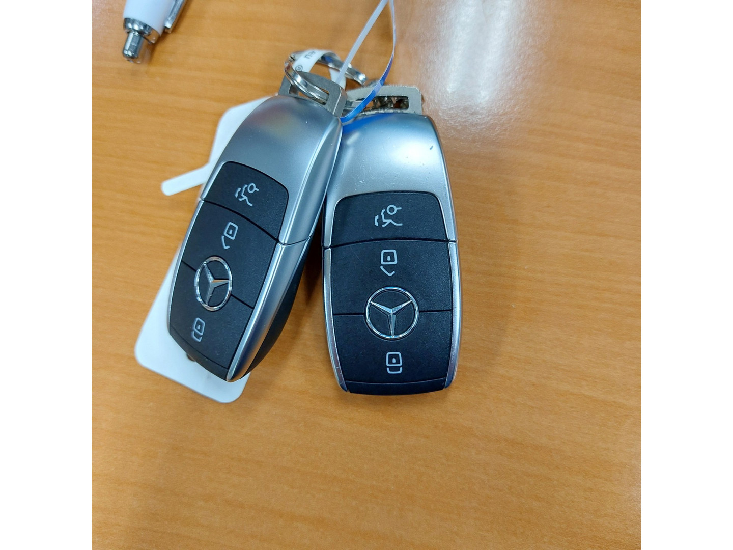 Mercedes-Benz Mercedes-Benz