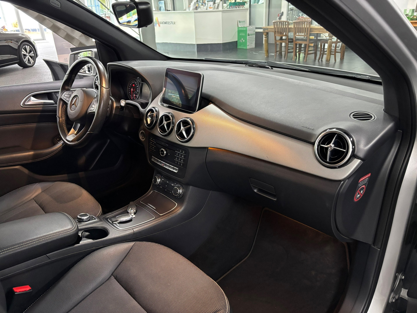 Mercedes-Benz Mercedes-Benz