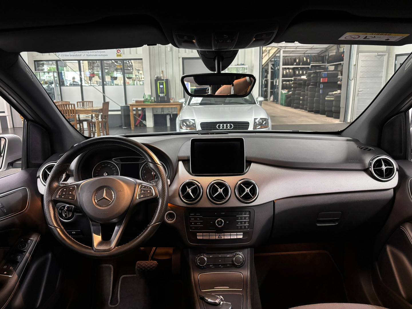 Mercedes-Benz Mercedes-Benz