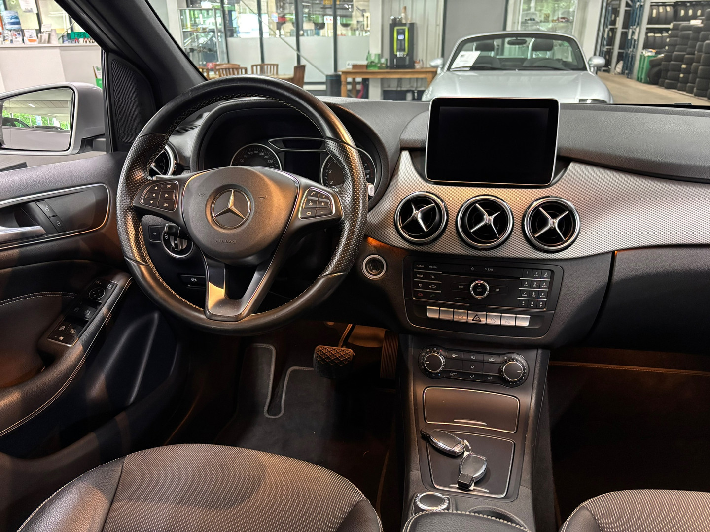 Mercedes-Benz Mercedes-Benz