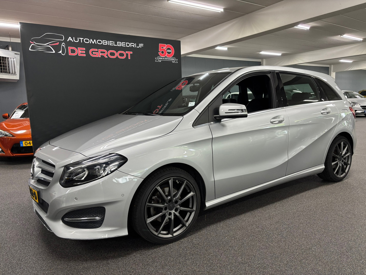 Mercedes-Benz Mercedes-Benz