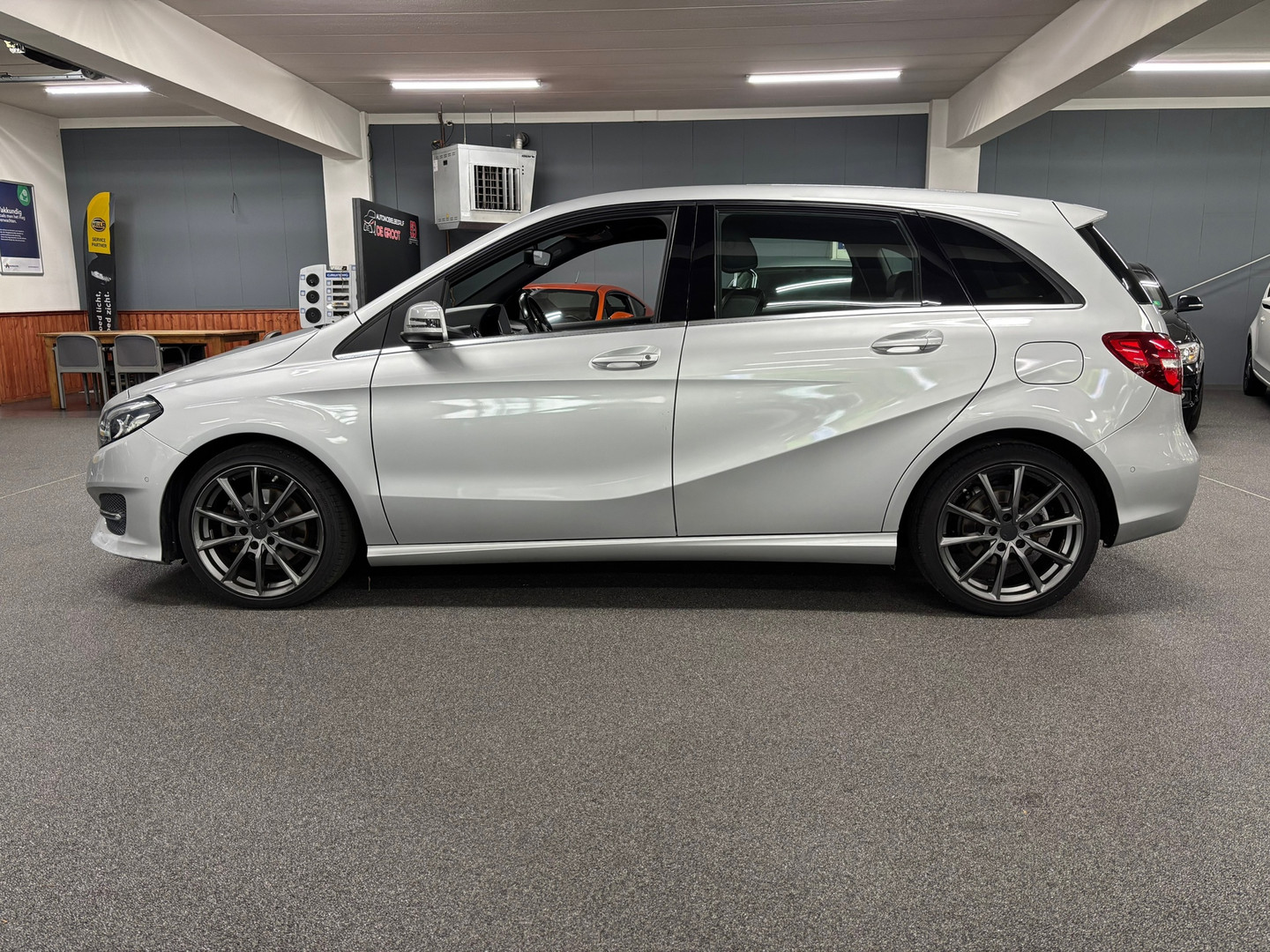 Mercedes-Benz Mercedes-Benz