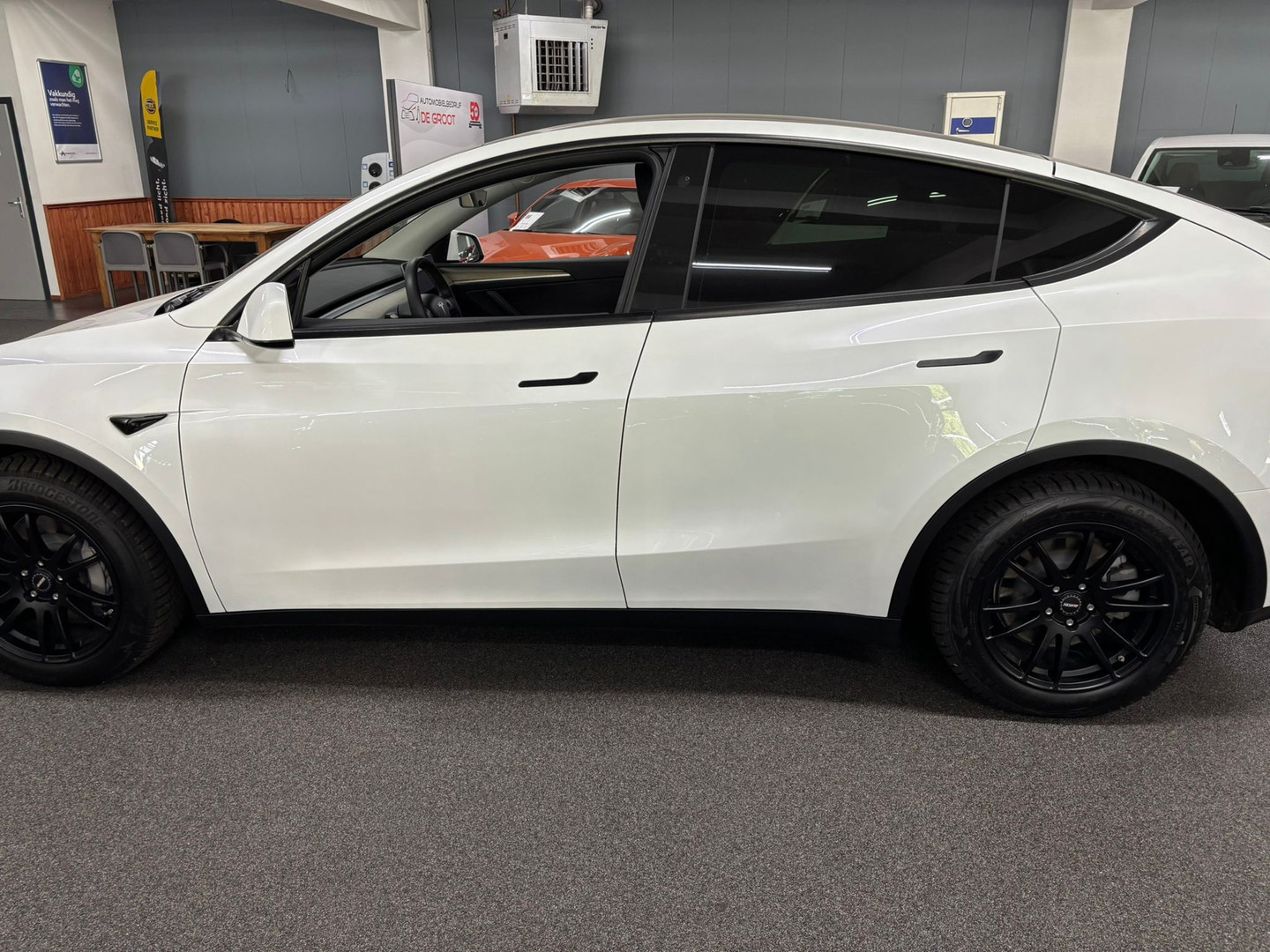 Tesla Tesla