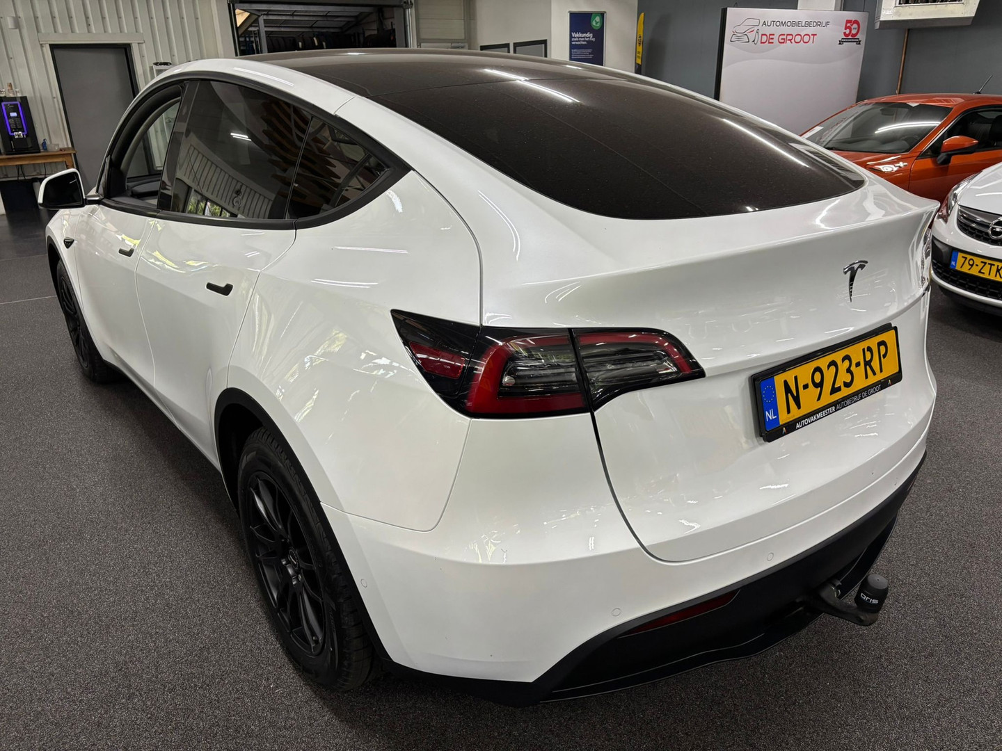 Tesla Tesla