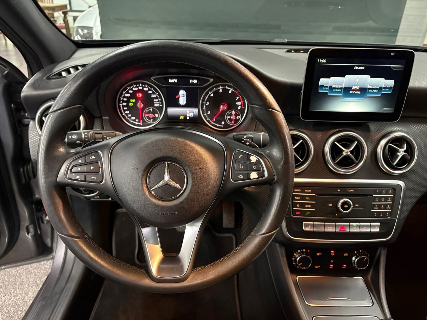 Mercedes-Benz Mercedes-Benz