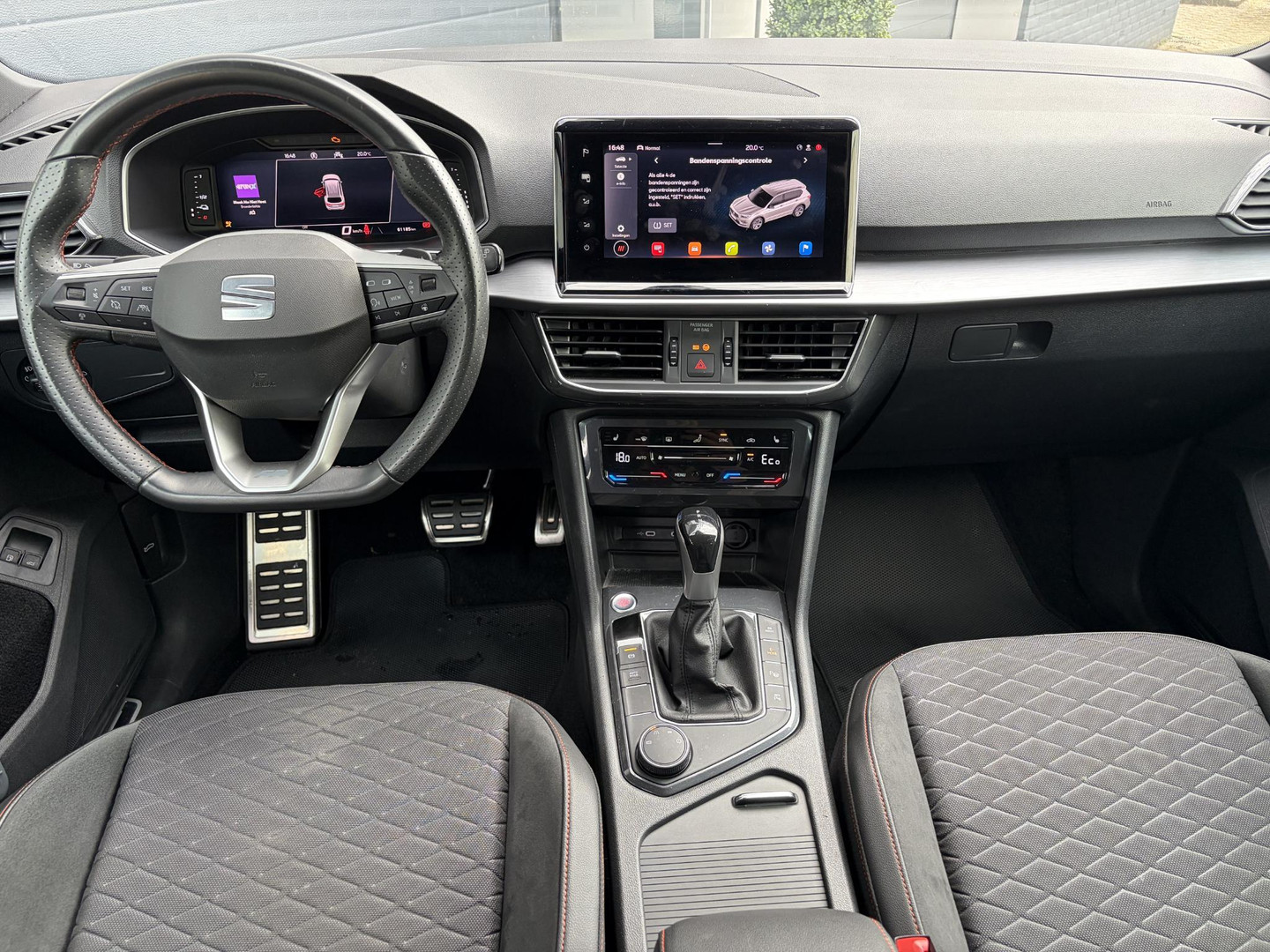 SEAT SEAT