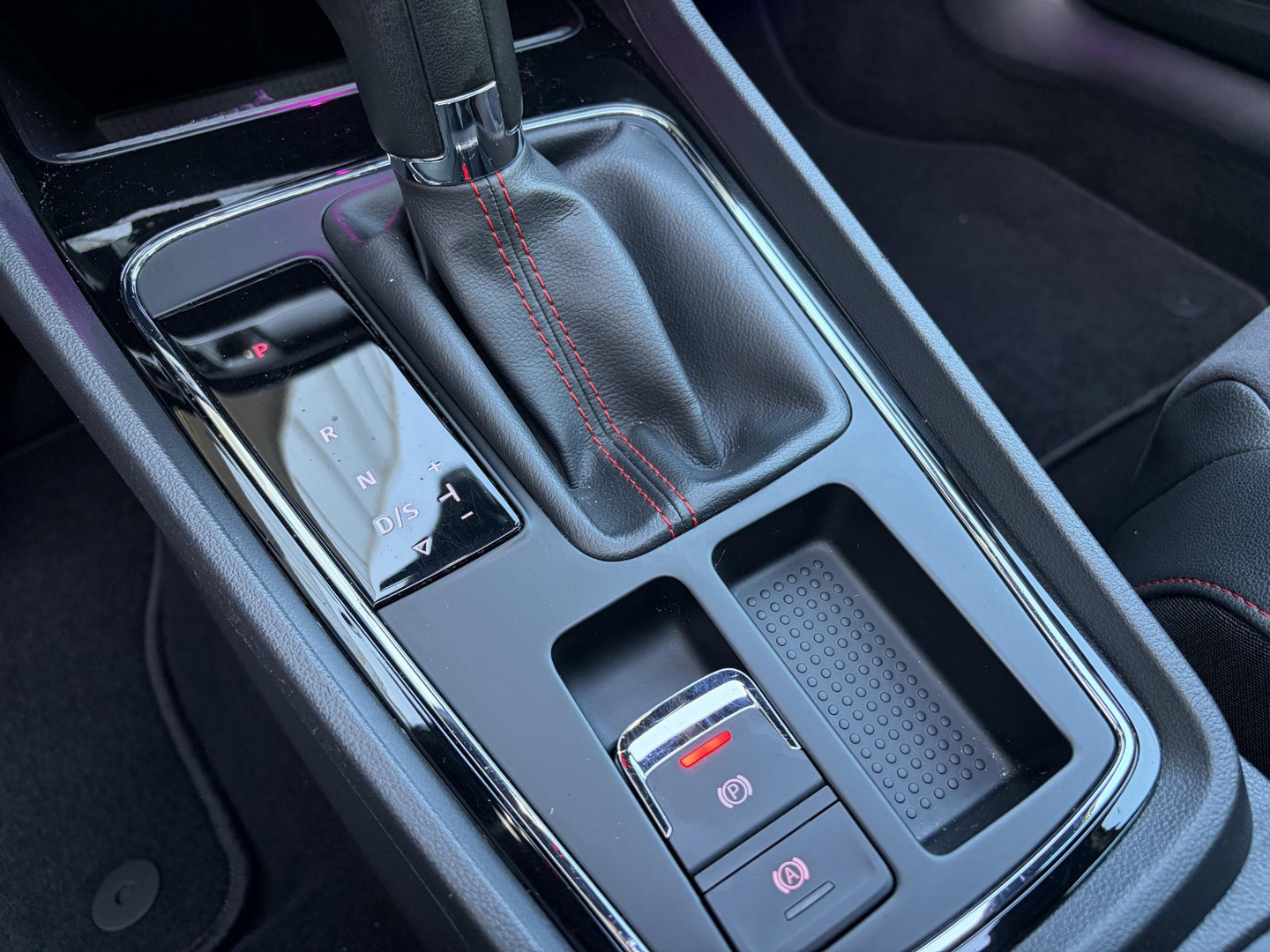 SEAT SEAT