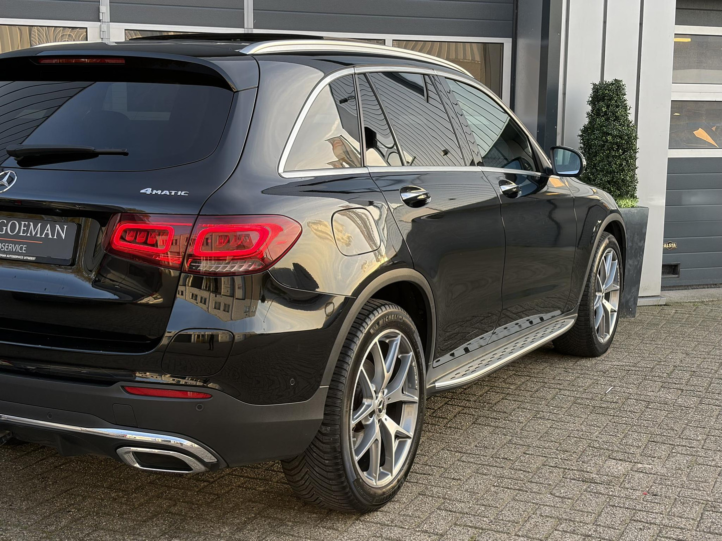 Mercedes-Benz Mercedes-Benz