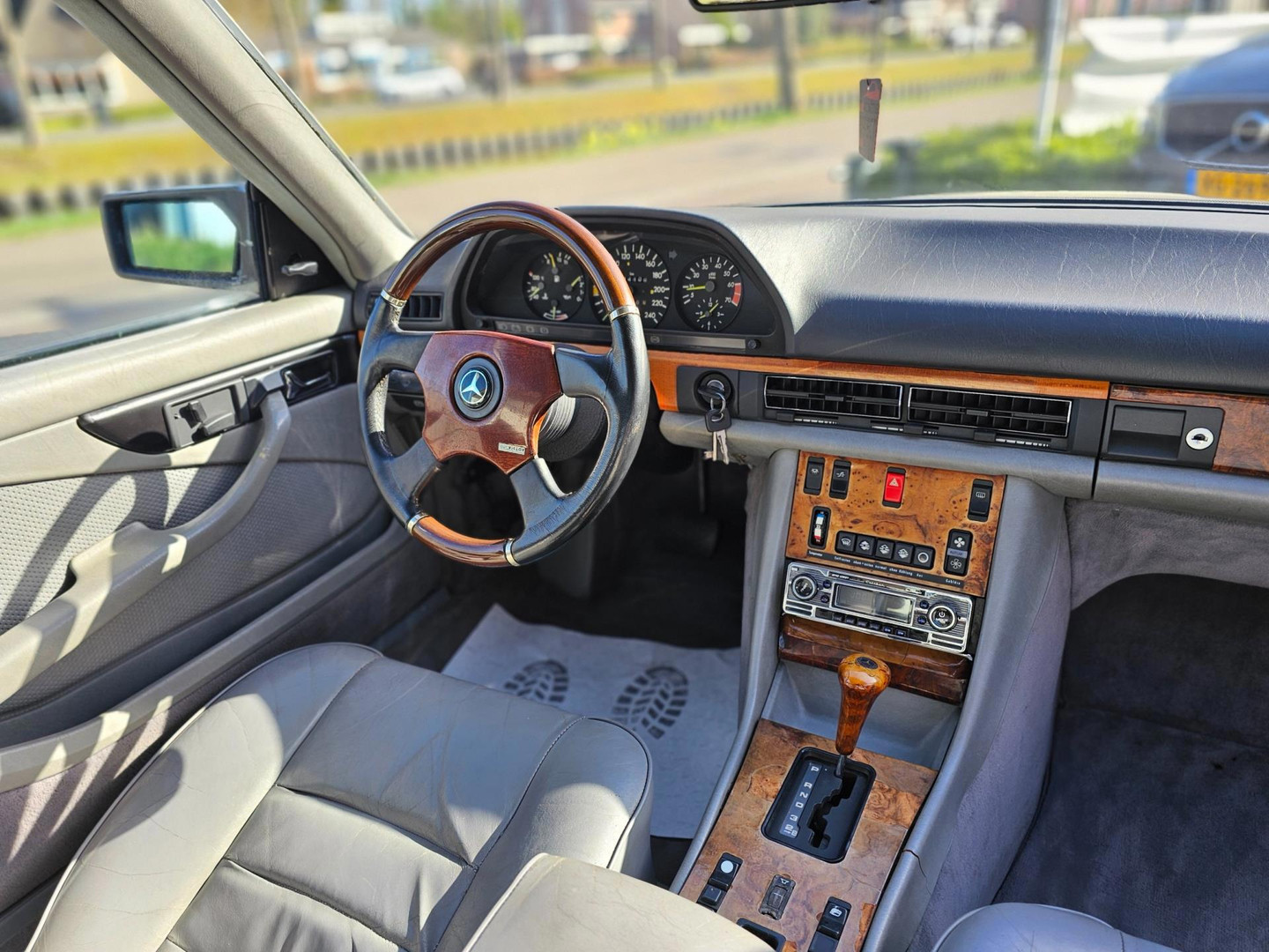 Mercedes-Benz