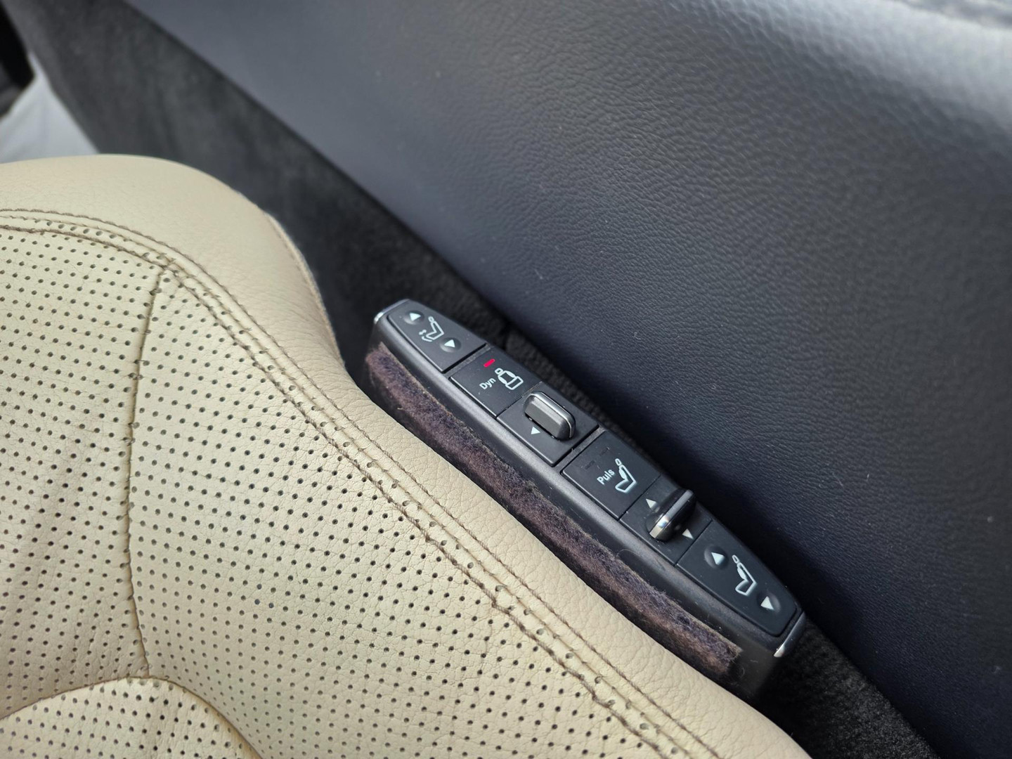 Mercedes-Benz Mercedes-Benz