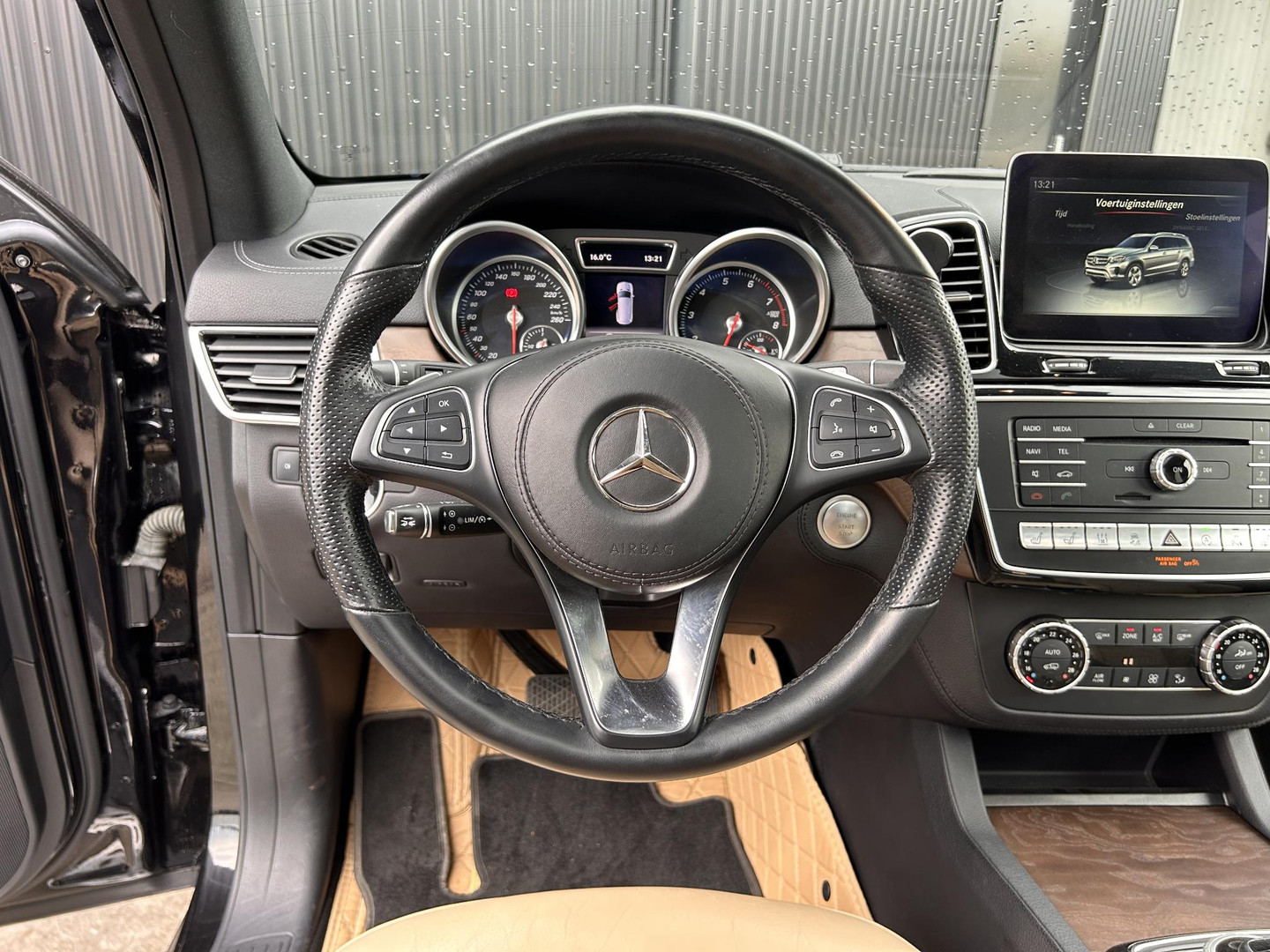 Mercedes-Benz Mercedes-Benz