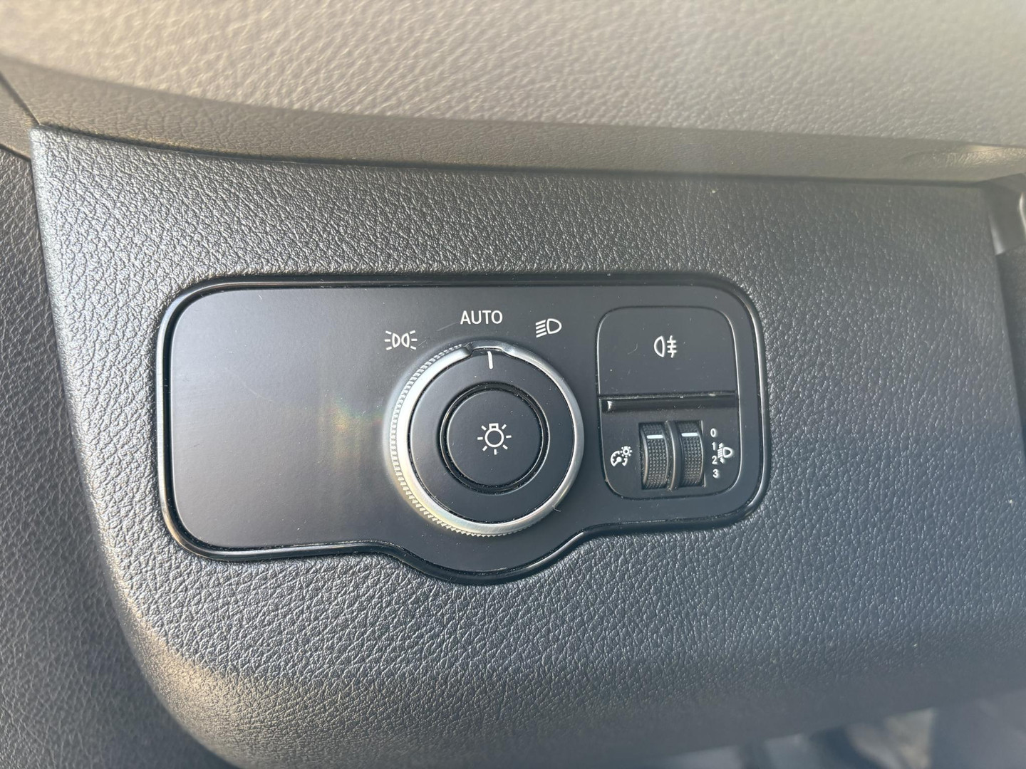 Mercedes-Benz Mercedes-Benz