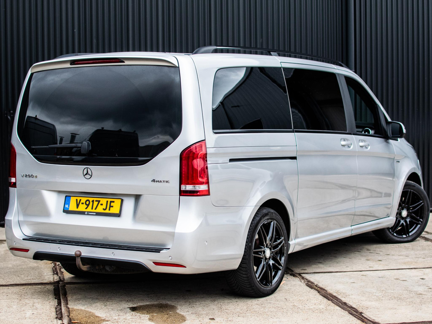 Mercedes-Benz Mercedes-Benz