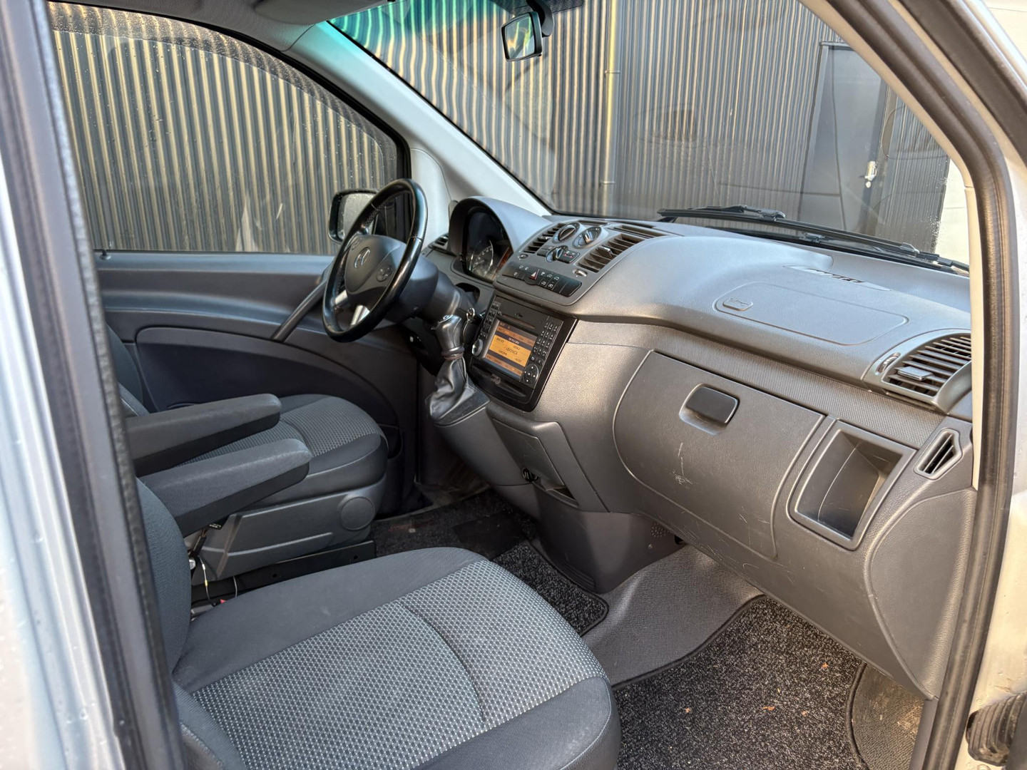 Mercedes-Benz Mercedes-Benz