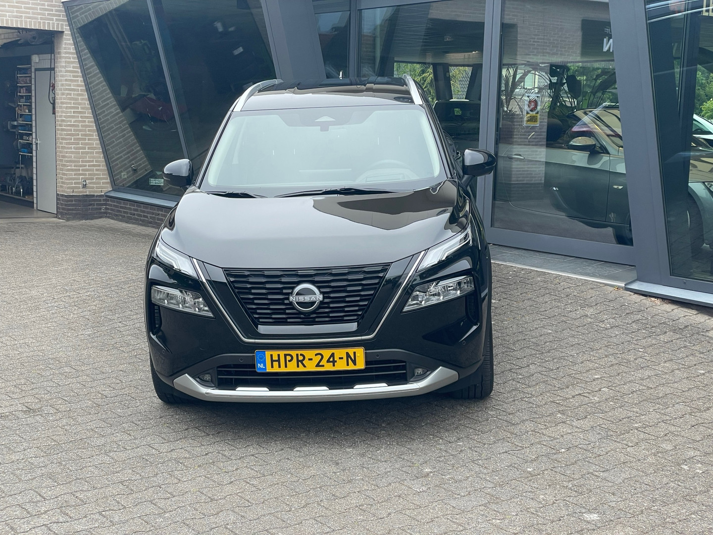 Nissan Nissan