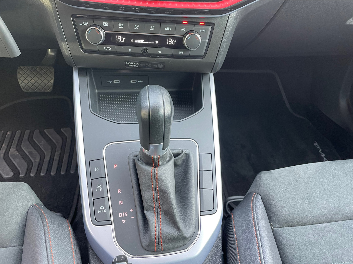 SEAT SEAT