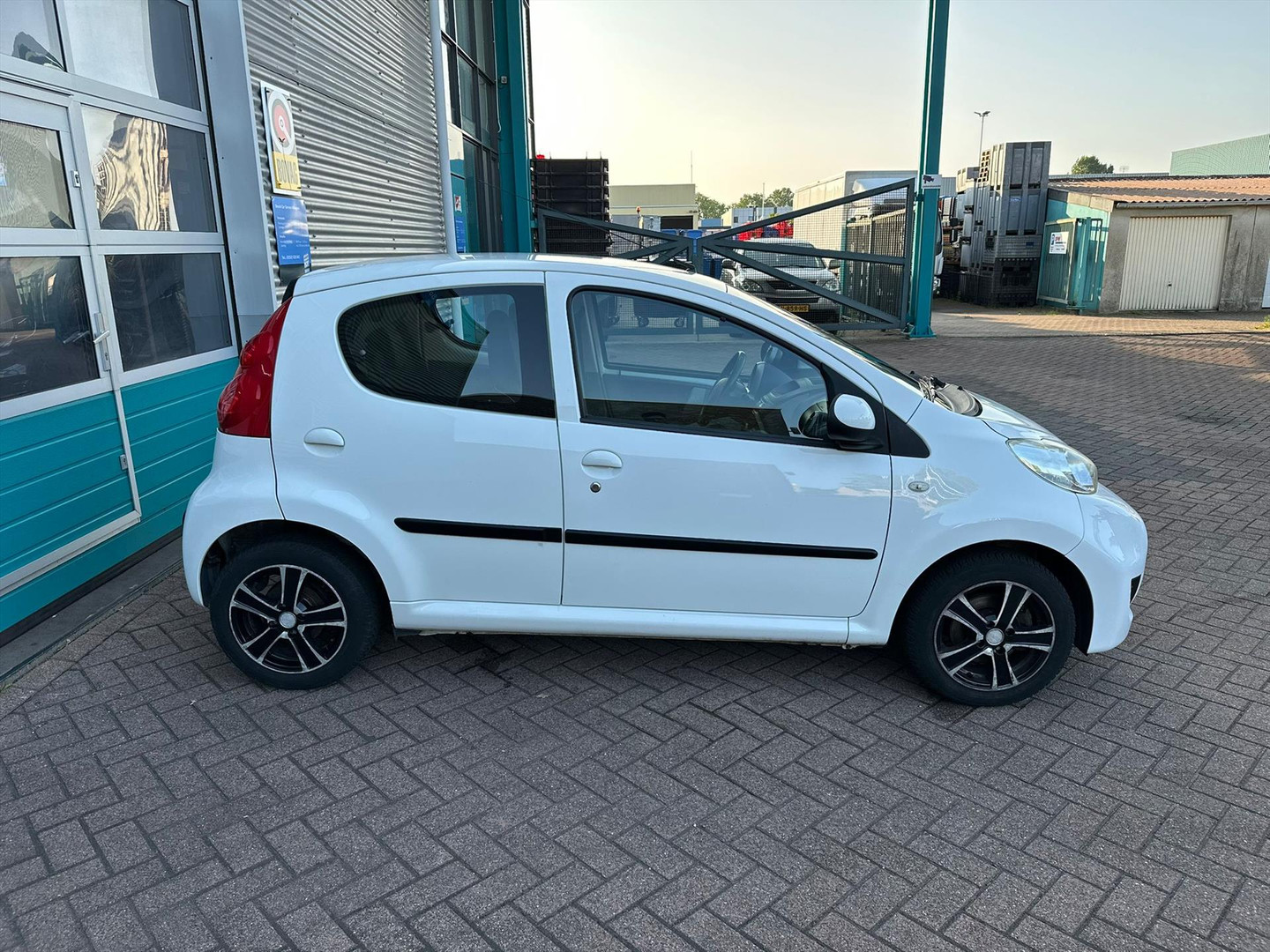 Peugeot Peugeot