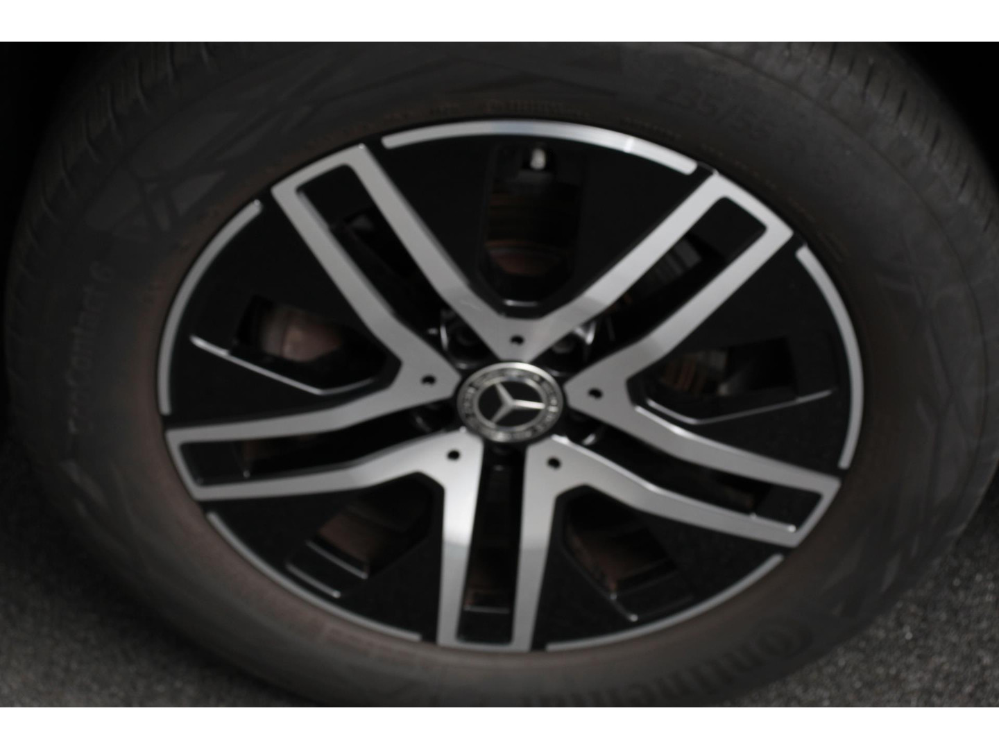 Mercedes-Benz Mercedes-Benz