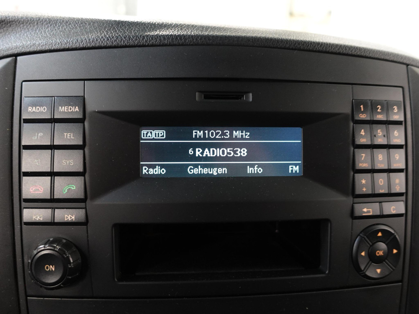 Mercedes-Benz Mercedes-Benz