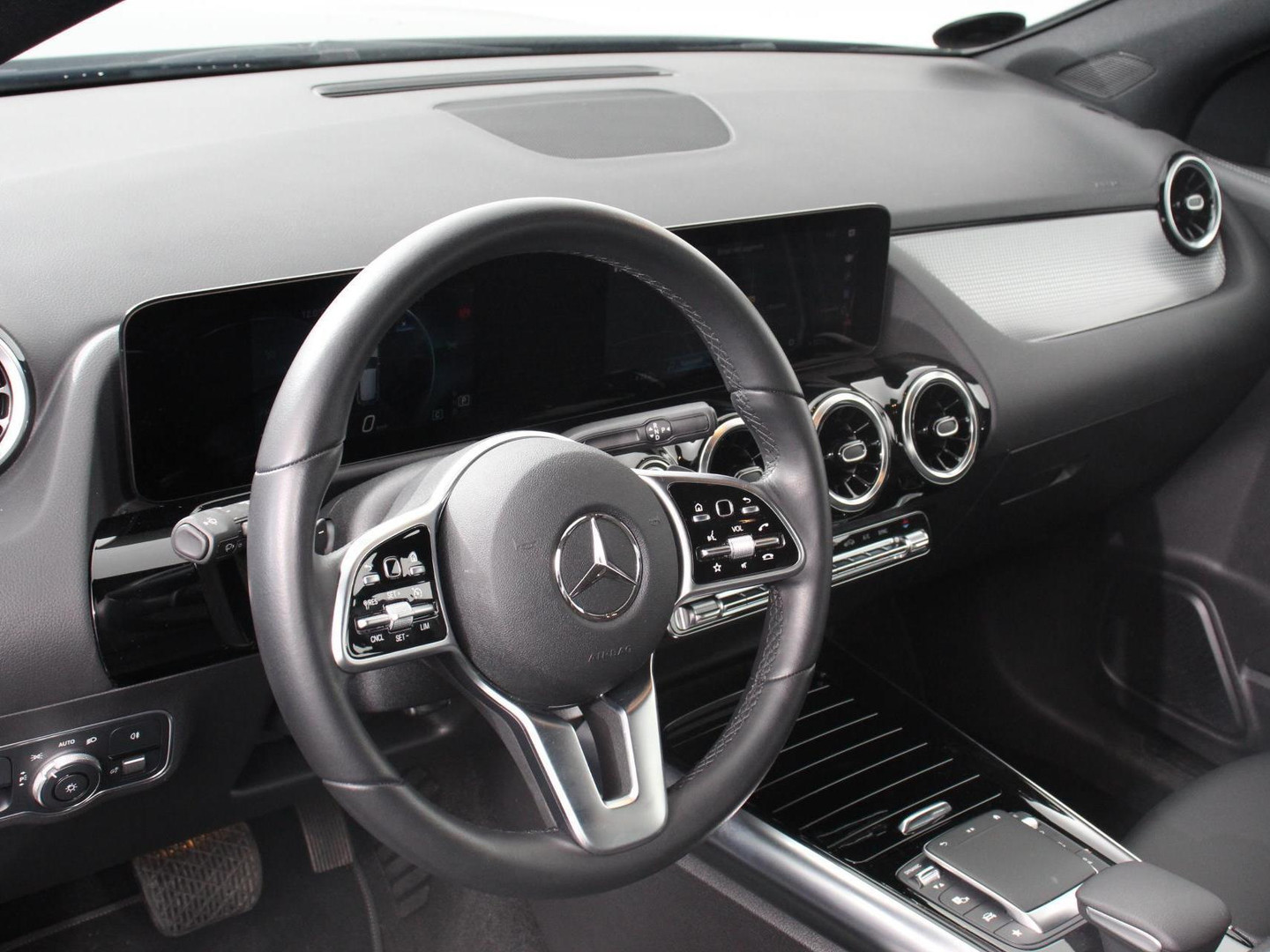 Mercedes-Benz Mercedes-Benz