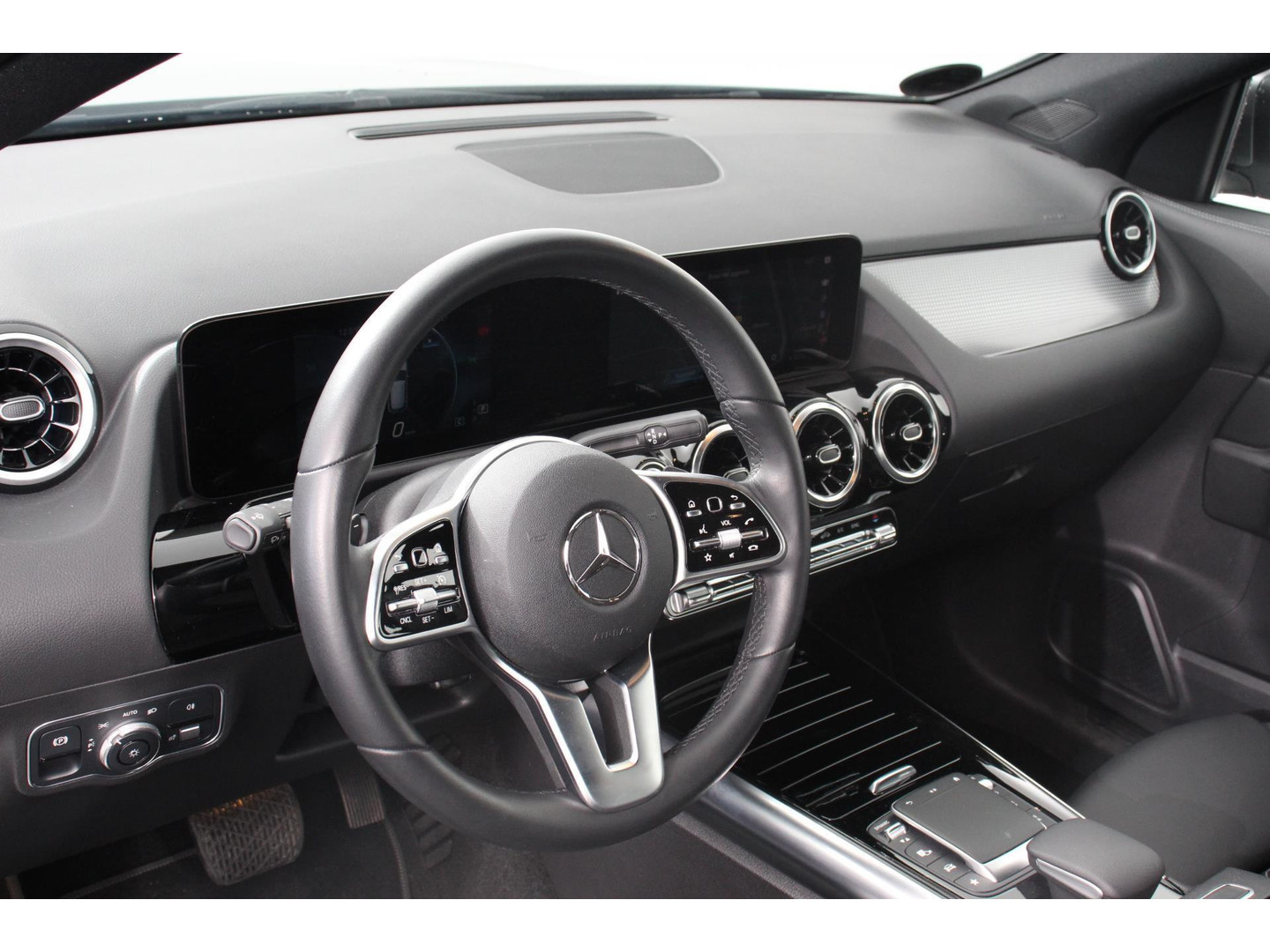 Mercedes-Benz Mercedes-Benz