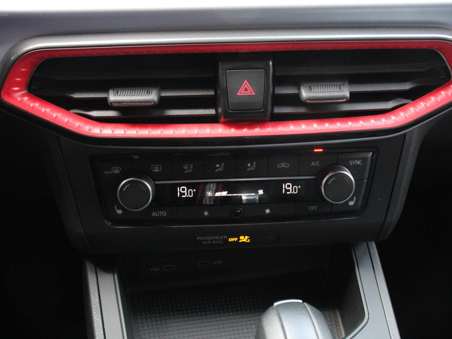 SEAT SEAT